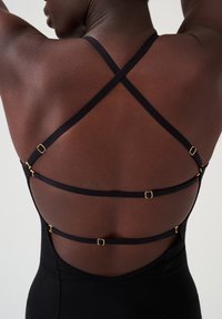 ITEM m6 LOW BACK - Body - black