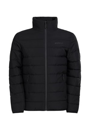 Giubbotto imbottito nero con colletto alto, chiusura a zip e due tasche laterali. Presenta una texture trapuntata e un logo discreto sul petto.