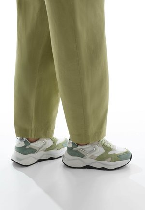 Trainers - weiß grün