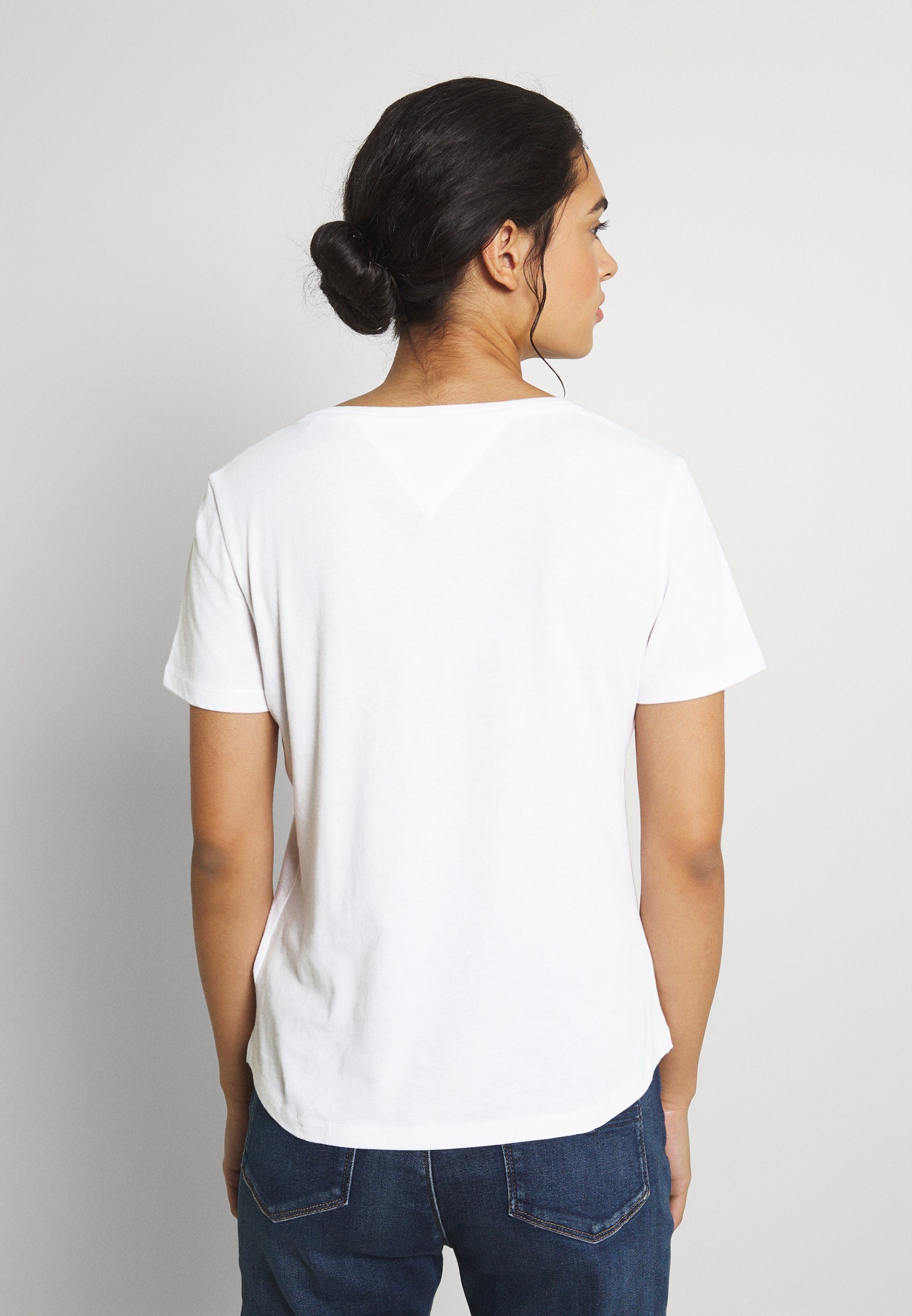 Tommy Jeans SOFT V NECK TEE 2 PACK 