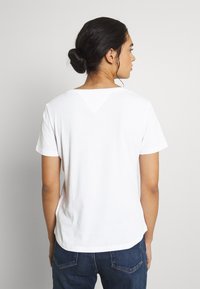 Tommy Jeans SLIM SOFT V NECK TEE 2 PACK - Basic T-shirt - black/white