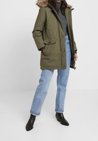 GANT Piumino lungo - olive