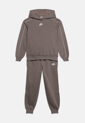 Nike Sportswear UNISEX kamień