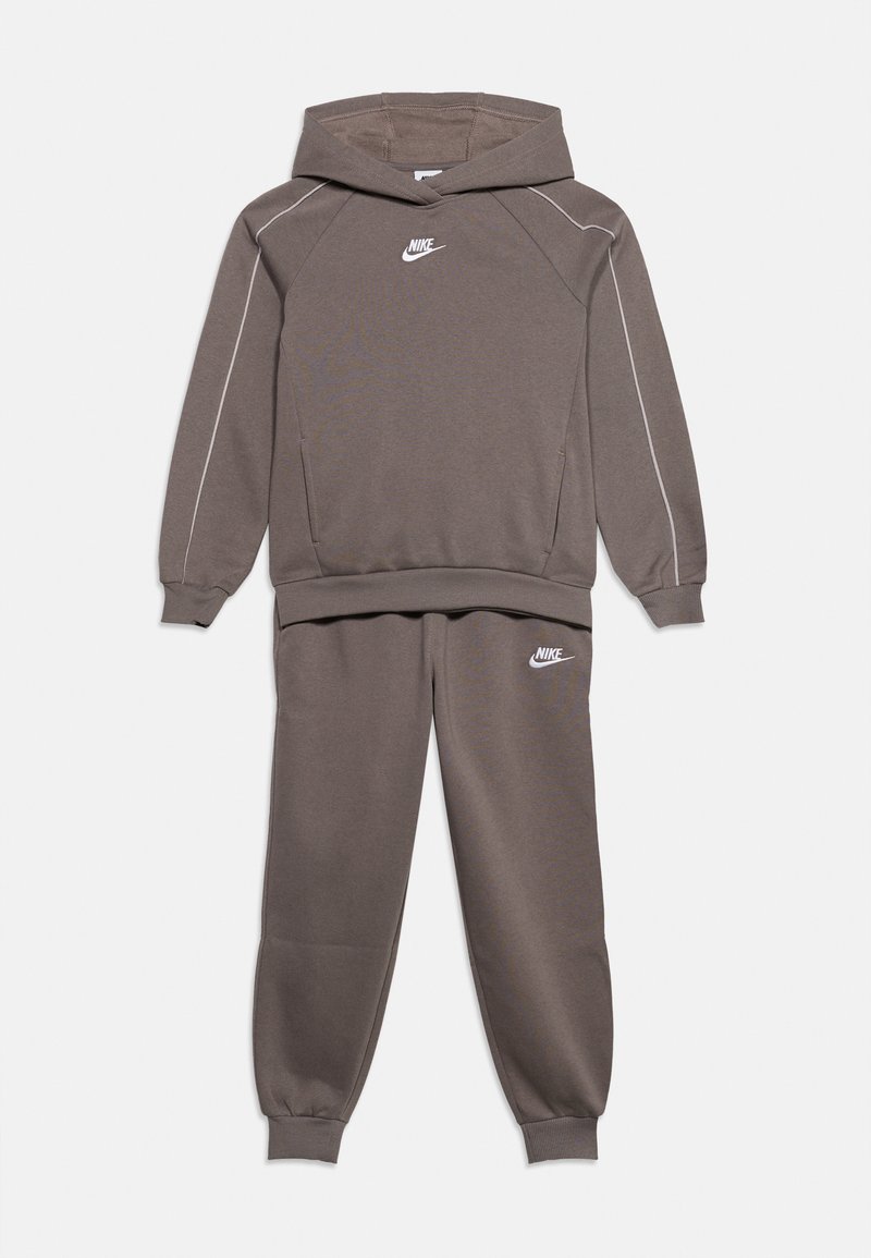 Nike Sportswear CLUB UNISEX - Φόρμα - cave stone/moon particle/white