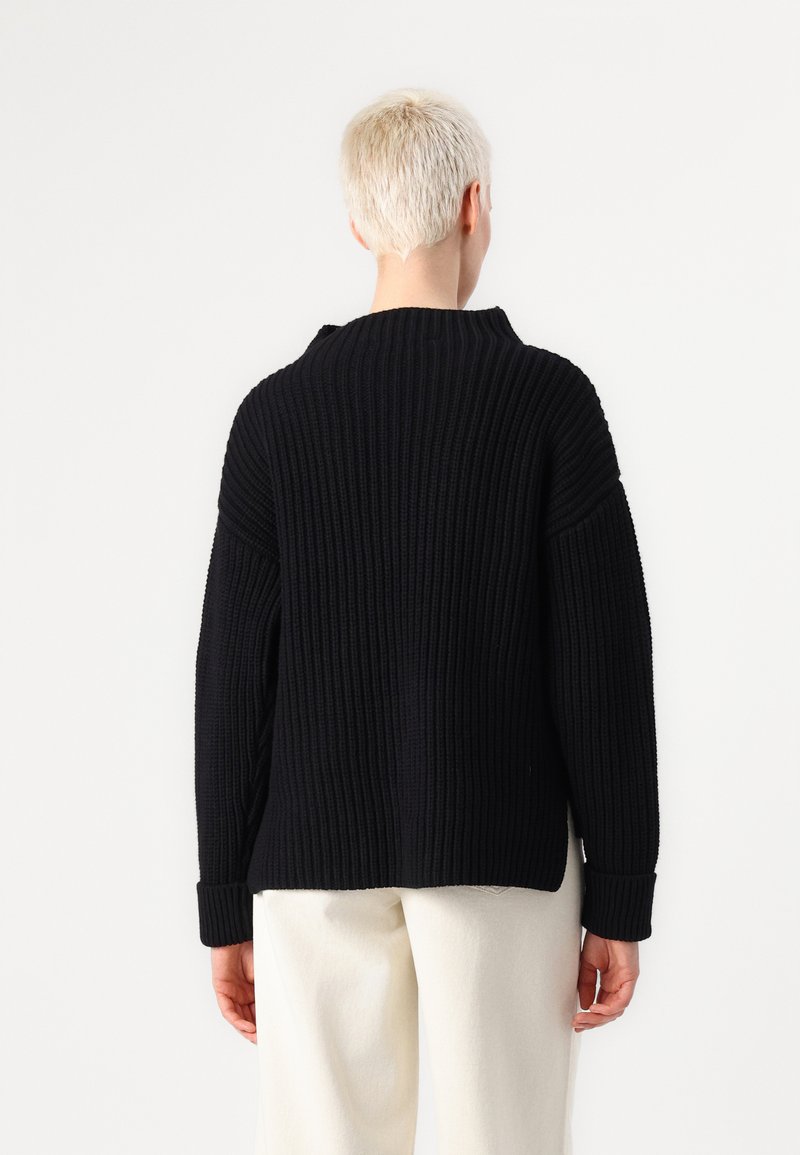 Zwarte SELECTED FEMME Trui SLFGABELLA LS KNIT O-NECK CAMP