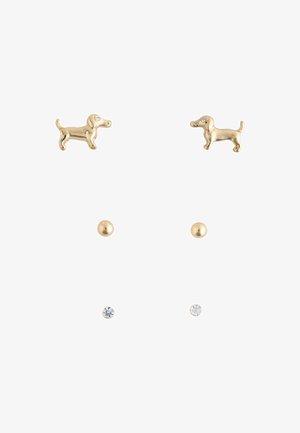 Drei Paare goldene Stecker-Ohrringe vertikal angeordnet: Dackelförmig, einfache runde und kleine runde Ohrstecker mit klarem Stein.