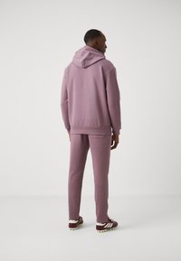 adidas Performance REAL MADRID SZN PANT - Vereinsmannschaften - shadow fig