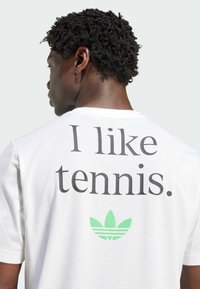 adidas Performance TENNIS GRAPHIC  - Camiseta deportiva - white