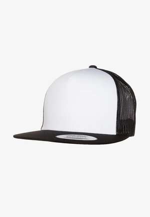 Czapka snapback z białym przodem i czarnymi siateczkowymi bokami. Posiada płaską czarną daszek oraz naszywkę z logo z przodu. Teksturowana tkanina.