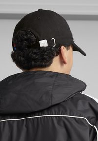 Thumbnail Image 2