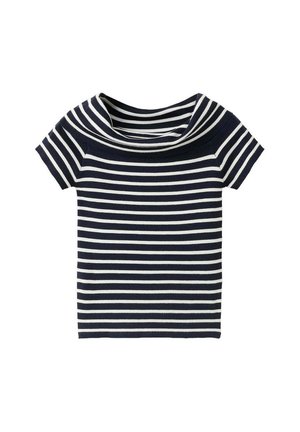 T-shirt à manches courtes bleu marine et blanc à rayures horizontales avec un large col bénitier sur fond blanc.