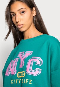 VILA VIRUST ORLEANS - Camisola - green