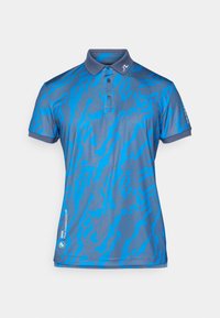 Polo-shirt bleu et gris avec un motif abstrait en vagues, col et poignets gris foncé, trois boutons et logo blanc du Championnat PGA de BMW sur l'ourlet.