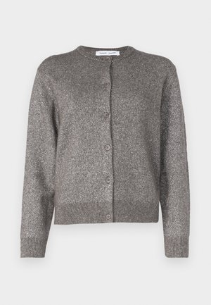 Cárdigan metálico gris con cuello redondo, cierre de botones, mangas largas, dobladillo acanalado y un acabado de tejido texturizado.