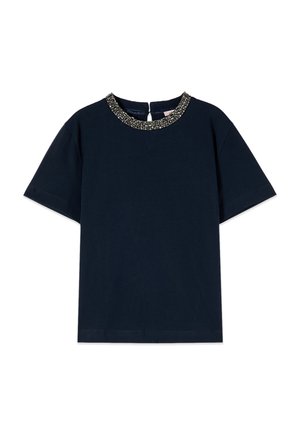 Marineblaues Kurzarmoberteil mit rundem, perlenverziertem Ausschnitt und kleinem Schlüsselloch-Knopfverschluss hinten.