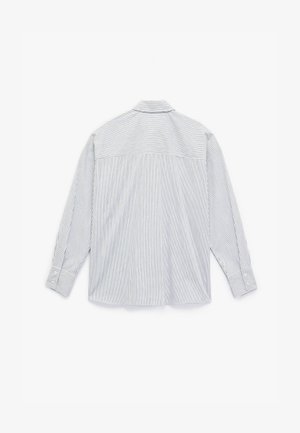 Langsleeve button-up shirt met een blauw-wit gestreept patroon. Gemaakt van lichte stof met een klassieke kraag en verstelbare manchetten.