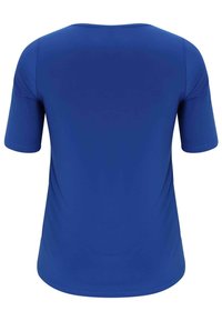 Kortærmet T-shirt med rund hals i ensfarvet blå, lavet af et glat, let stof med en afslappet pasform og uden synlige mønstre eller udsmykninger.