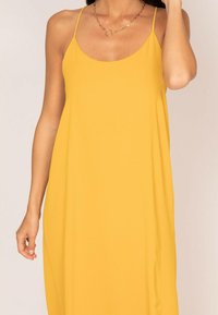 Dona x Lisa LONGUE IGGY - Robe longue - mustard yellow