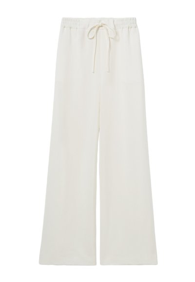 Pantalones de pierna ancha, de color crema, con cinturilla elástica y cordón. Tela suave con una textura lisa, sin patrones o elementos metálicos visibles.