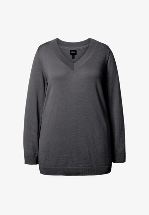 Donkergrijze lange mouw trui met V-hals, geribde manchetten en zoom, getoond op een witte achtergrond.