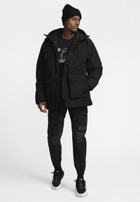 Nike Sportswear CLUB - Zimska jakna - black