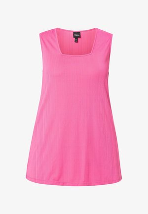 Mouwloos felroze geribd tanktop met vierkante halslijn en losse pasvorm, weergegeven tegen een effen witte achtergrond.