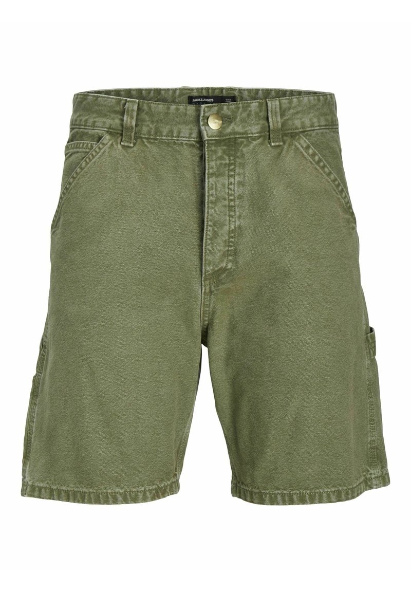 Pantalones cortos cargo verde oliva hechos de algodón texturizado, con bolsillos laterales, cremallera y cierre de botón en tono dorado.