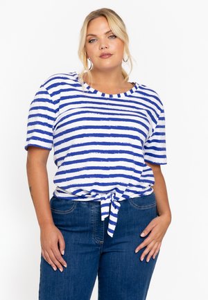 Blauw-witte gestreepte T-shirt met korte mouwen en een ronde hals, voorzien van een geknoopte voorkant en een ontspannen pasvorm.