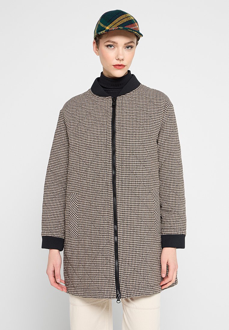 FUCHS SCHMITT Halflange jas bruin FUCHS SCHMITT Halflange jas bruin