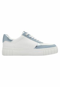 Sneakers con una toma in pelle bianca, dettagli in blu chiaro, particolari in tessuto e una spessa suola in gomma bianca con righe verticali.