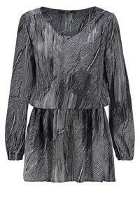Černobíle vzorované šaty s dlouhým rukávem, V výstřihem, se staženým pasem a rozšířenou sukní s texturovaným abstraktním designem.