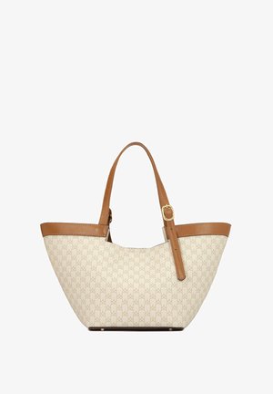 Tote bag i kremfarvet syntetisk materiale med brunt læderdetalje. Har et subtilt logo-mønster, dobbelt håndtag og en afrundet bund.