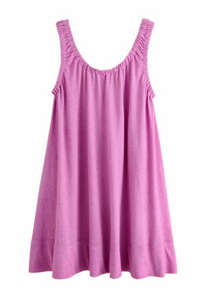 Ärmelloses pinkfarbenes Frotteekleid mit gerafften Trägern und lockerem, ausgestelltem Schnitt.