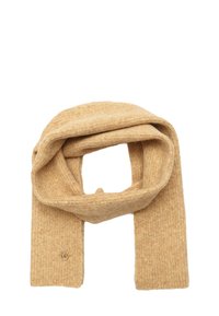 Strikket tørklæde i en varm beige farve med en ribbet tekstur. Inkluderer et lille guldlogo-aksent i den ene ende.