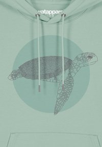 Mintgrüner Kapuzensweater mit einer Illustration einer Meeresschildkröte in einem kreisförmigen Design, mit Kordeln und einer Fronttasche.