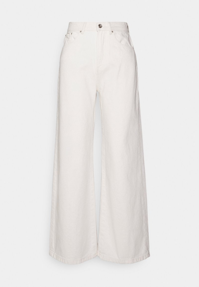 Pantalon en denim blanc taille haute, jambes larges, avec poches avant, fermeture par boutons, passants de ceinture et ourlet net.