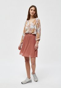 Minus MIRIKKA SHORT SKIRT - Plisēti svārki - old rose pink
