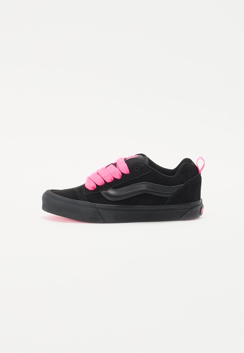 vans-knu-skool-unisex-skeittikeng-t-black-pink-glow-musta-zalando-fi
