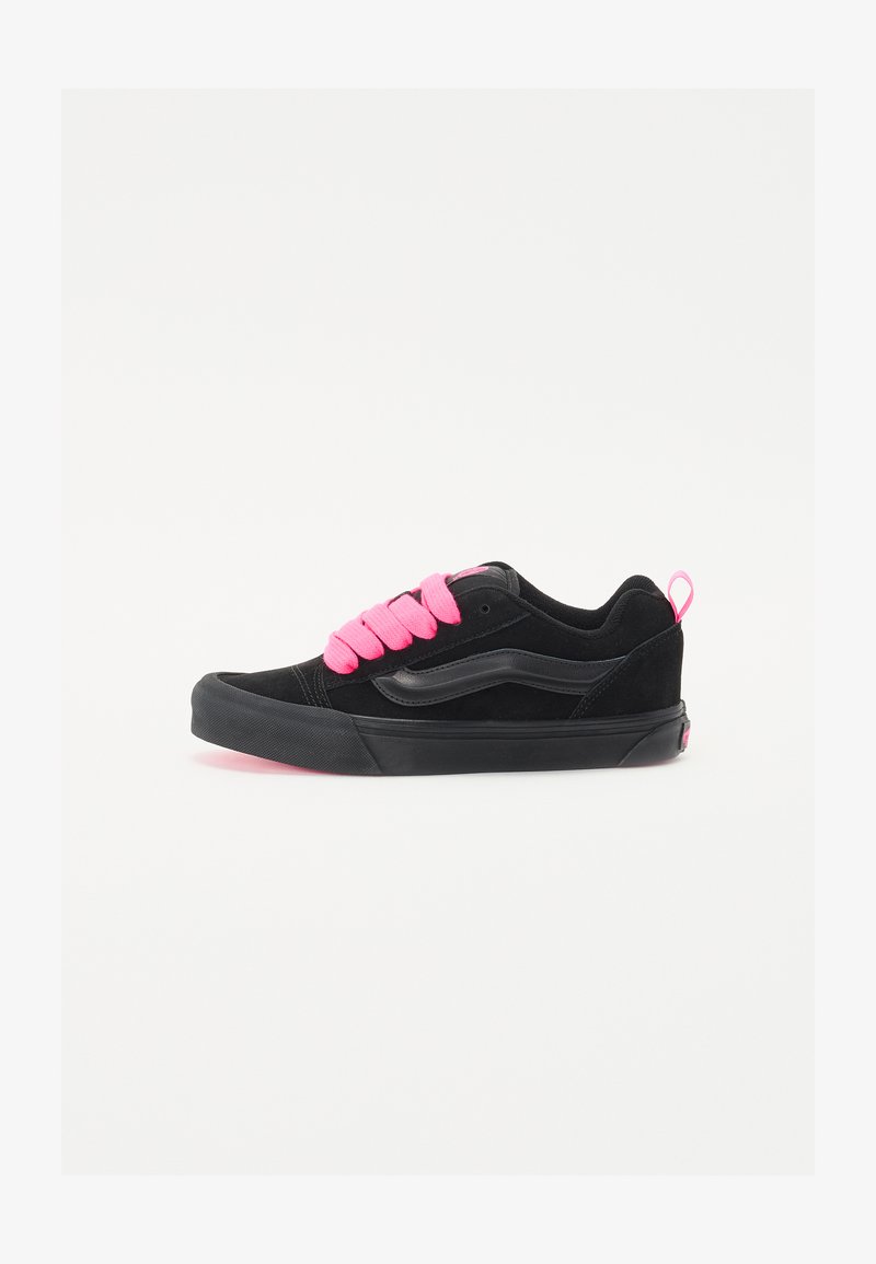 Vans KNU SKOOL UNISEX Skeittikeng t Black pink Glow musta Zalando fi vans-knu-skool-unisex-skeittikeng-t-black-pink-glow-musta-zalando-fi