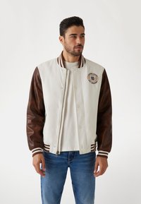 Guess - Bomber stiliaus striukė - mehrfarbig/weiß Miniatiūros vaizdas 1