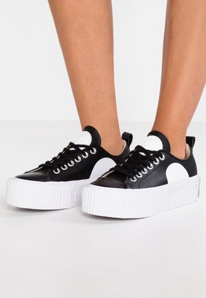 McQ Alexander McQueen Sneakers laag - black