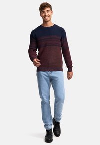 INDICODE JEANS LEAGUE - Strikkegenser - russet