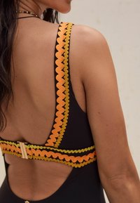 Next FIT - RIC RAC PLUNGE TUMMY CONTROL - Badedragt - black