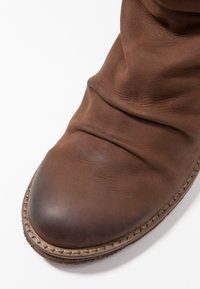 Felmini Botas para la nieve - brown