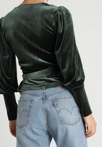 Envii Langarmshirt - dark green