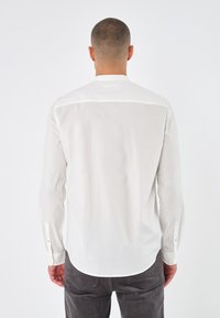 Thumbnail Image 3