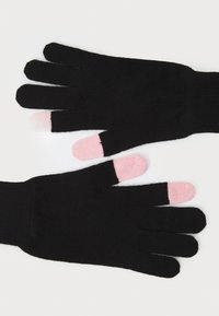 Sorte strikkede handsker med pink accenter på spidserne af tommel- og pegefinger. Blød tekstur og standard fem-finger design.