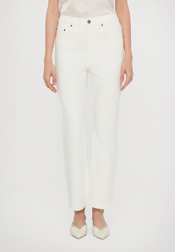 CROPPED - Flared Jeans