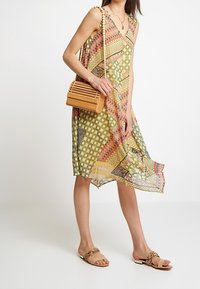 More & More Robe de jour - multi-coloured
