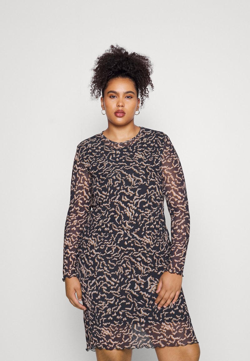 Noisy May Curve NMZAMMIE SHORT DRESS PLUS SIZE - Cocktailkleid